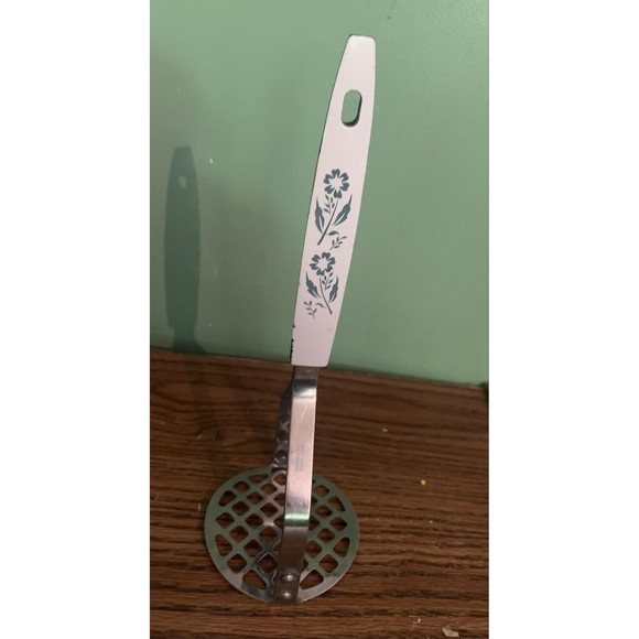 POTATO MASHER HOUSEHOLD USA VINTAGE MASHED UTENSIL STAINLESS STEEL PLASTIC. - Picture 1 of 4